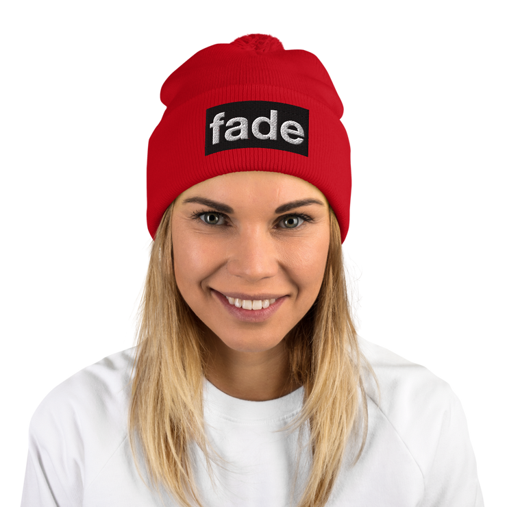 fade (BWBEL) Women's Pom-Pom Beanie