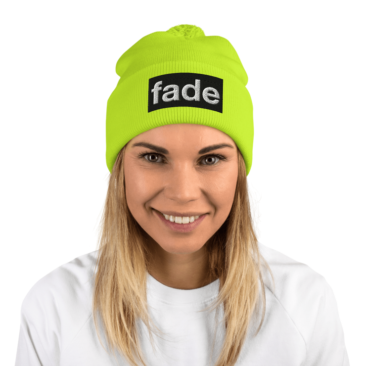 fade (BWBEL) Women's Pom-Pom Beanie