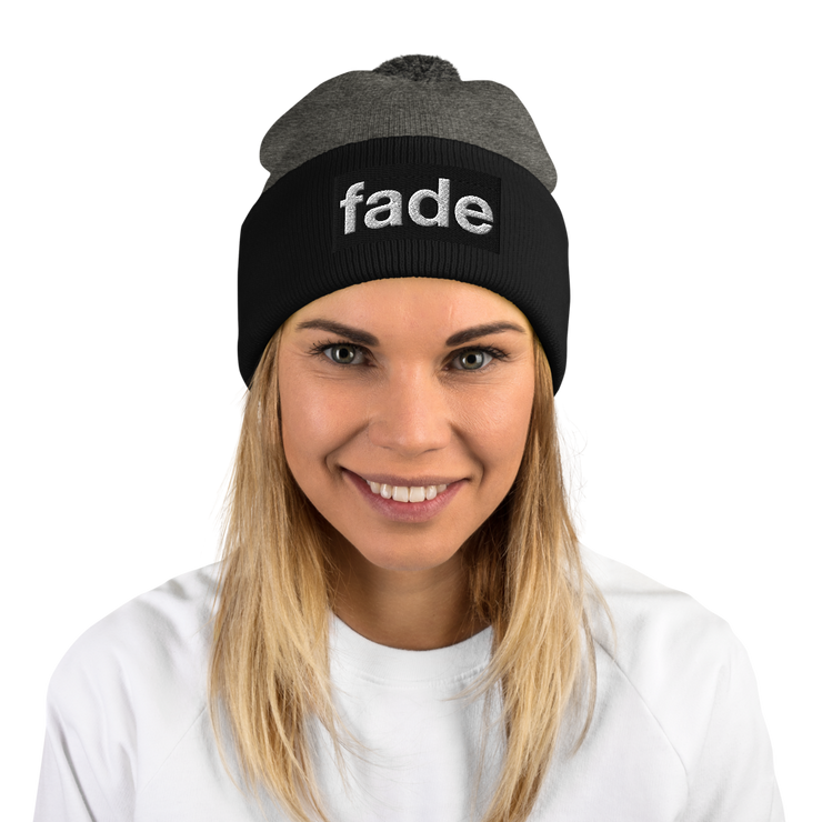 fade (BWBEL) Women's Pom-Pom Beanie