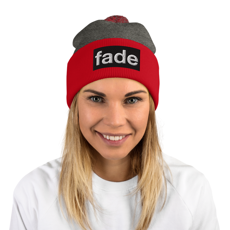 fade (BWBEL) Women's Pom-Pom Beanie