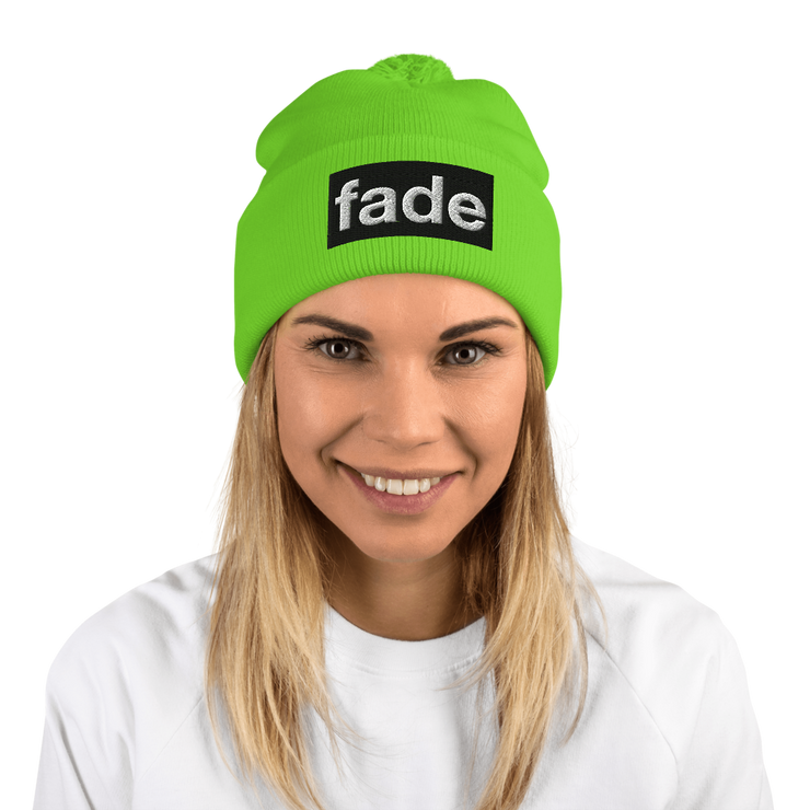 fade (BWBEL) Women's Pom-Pom Beanie