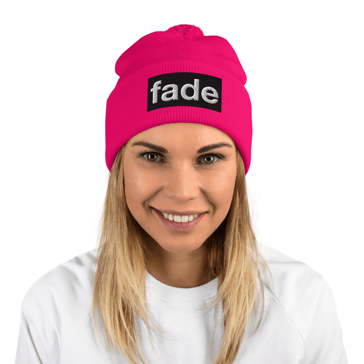 fade (BWBEL) Women's Pom-Pom Beanie